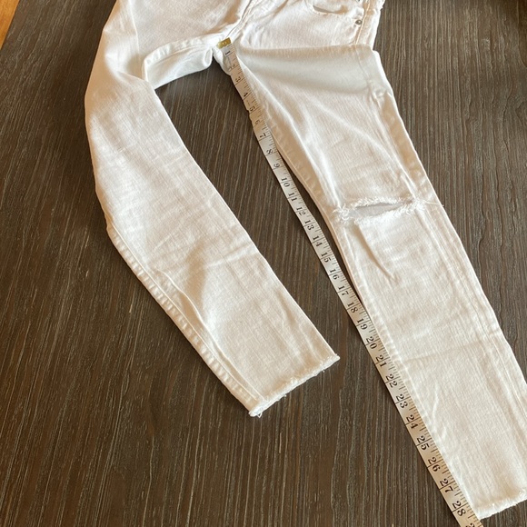 Citizens of Humanity ladies white denim in size 26.  Distressed with raw hemline - Picture 9 of 12